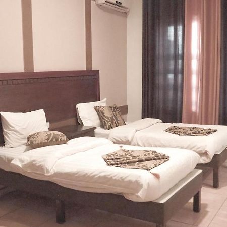 Al Fawanes Hotel Apartments Al Yadudah Екстер'єр фото